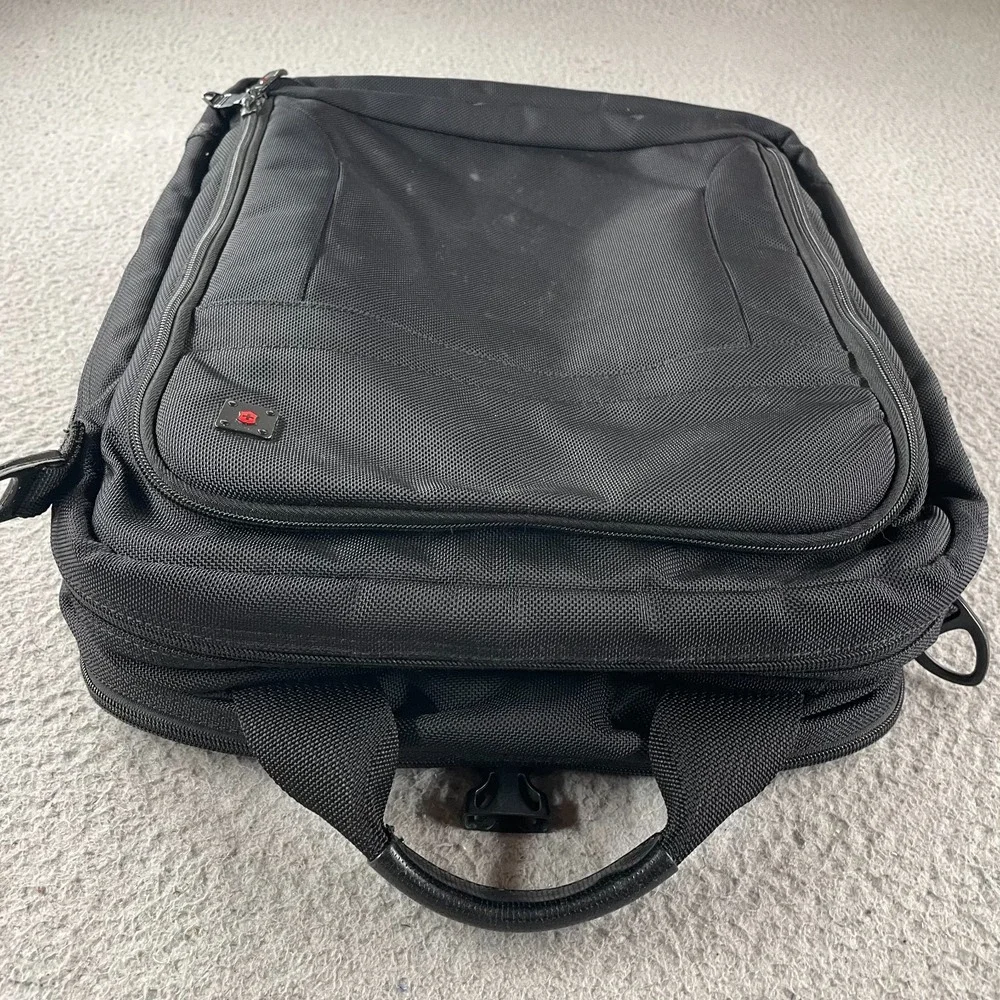 Victorinox Black Laptop Bag/Briefcase w/Multiple Pockets, fits 16
